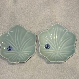 Leaf-Shaped Ceramic Plates - Set of 2